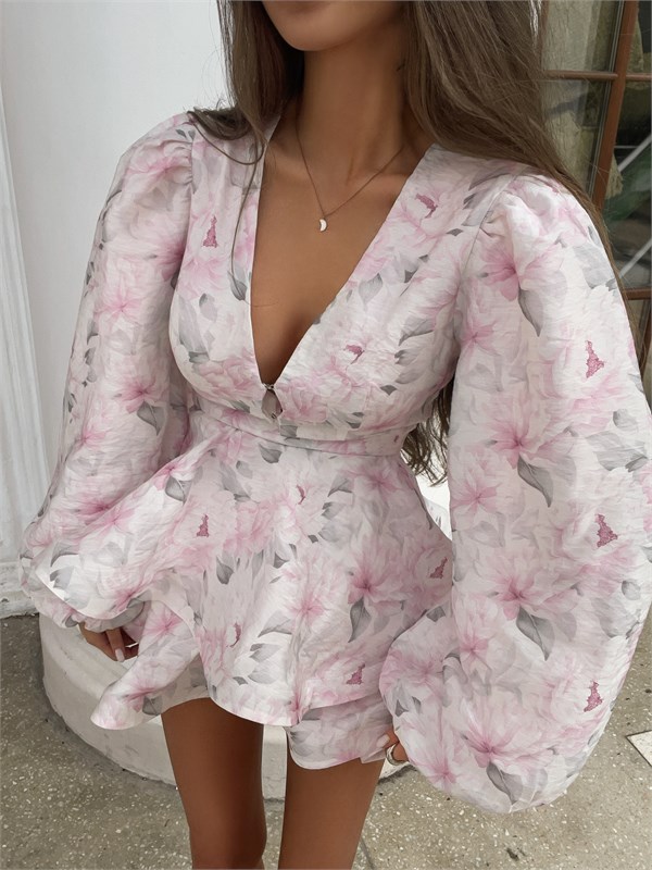 {{photo.Alt || photo.Description || 'Пышное платье из вискозы'}}