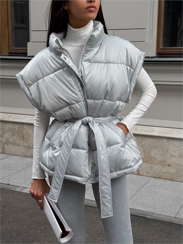 {{photo.Alt || photo.Description || 'Жилет с эффектом жидкого металла'}}