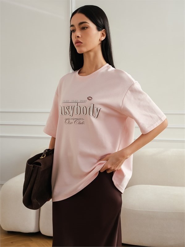 {{photo.Alt || photo.Description || 'Футболка "Душнила"'}}