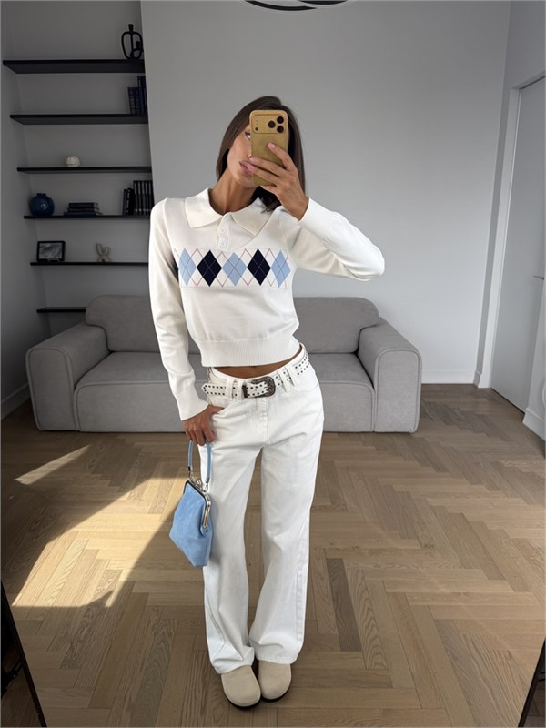 {{photo.Alt || photo.Description || 'Прямые джинсы с накладными карманами сзади'}}