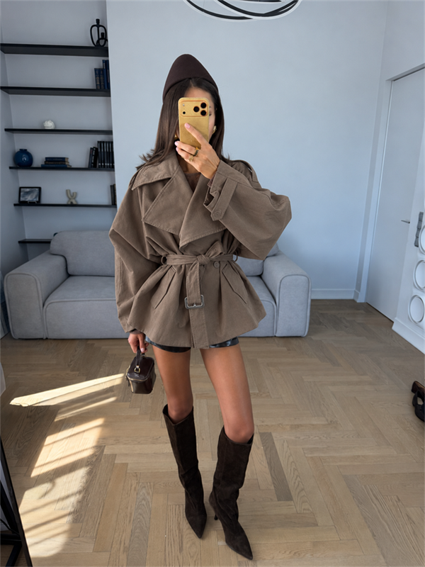 {{photo.Alt || photo.Description || 'Хлопковый тренч "Инсайд"'}}