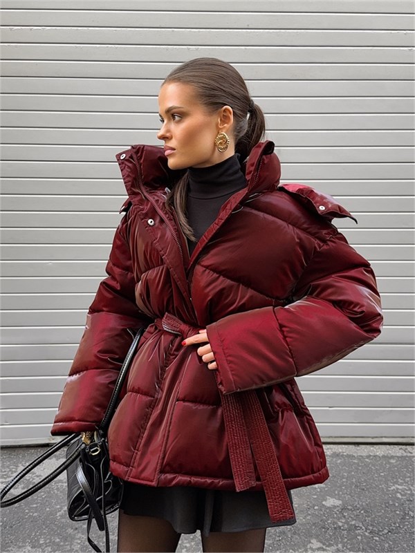 {{photo.Alt || photo.Description || 'Куртка с эффектом жидкого металла'}}