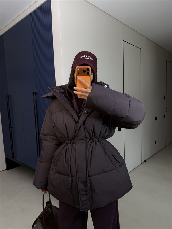 {{photo.Alt || photo.Description || 'Куртка "Солд Аут"'}}