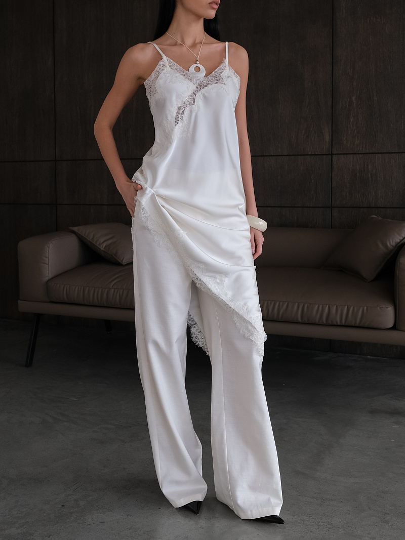 Платье на бретельках