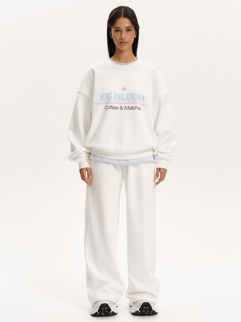 Комплект из свитшота и джоггеров на велюре