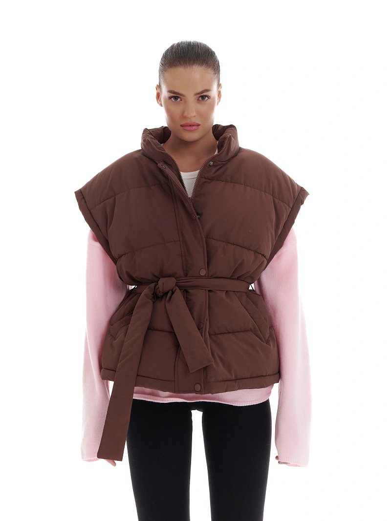 Стёганая жилетка с поясом