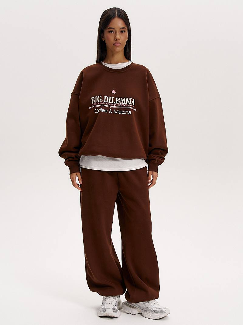 Комплект из свитшота и джоггеров на велюре