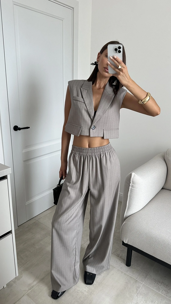 Комплект из жилета и брюк