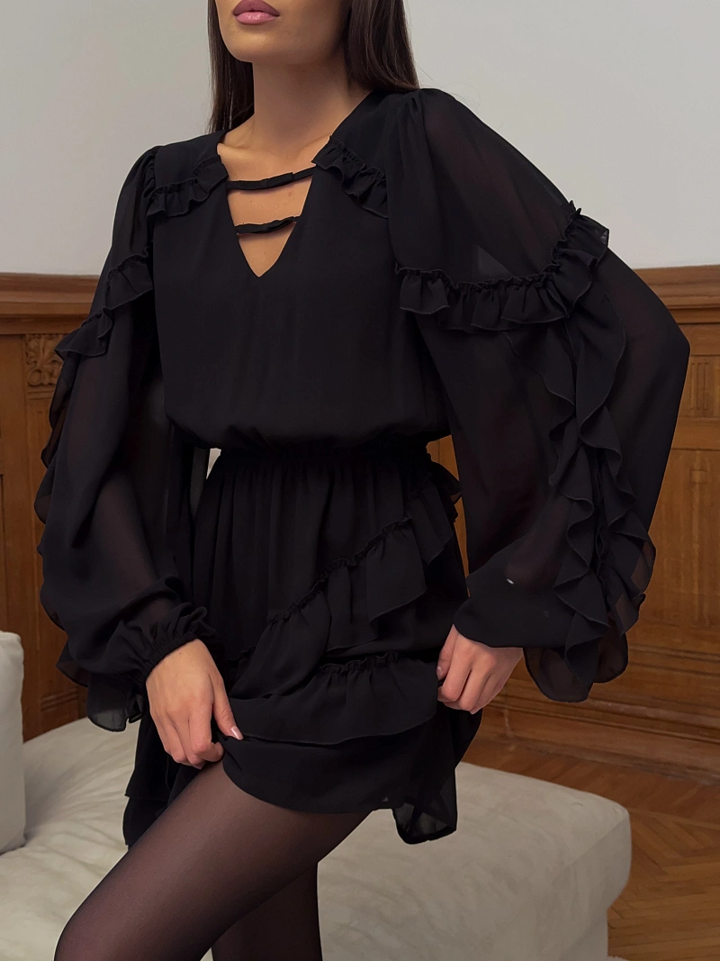 Платье мини с объёмными воланами